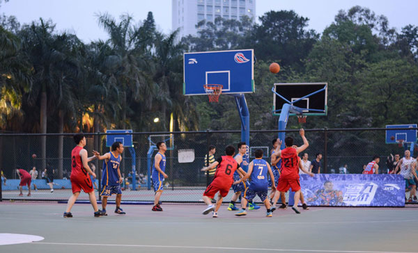 圖1 霹靂籃球大賽現(xiàn)場(chǎng)