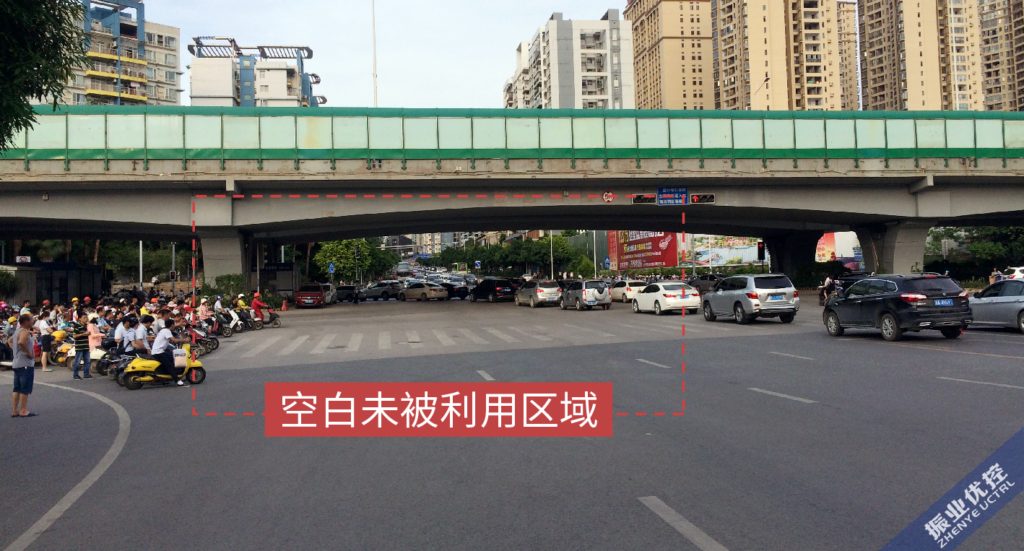 圖5 長(zhǎng)湖立交橋底（優(yōu)化前）