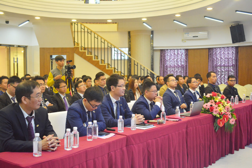 圖5 公司年終總結(jié)大會(huì)現(xiàn)場(chǎng)