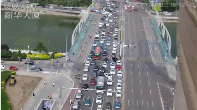 圖5 長青路-至善街路口東進(jìn)口優(yōu)化前排隊(duì)?