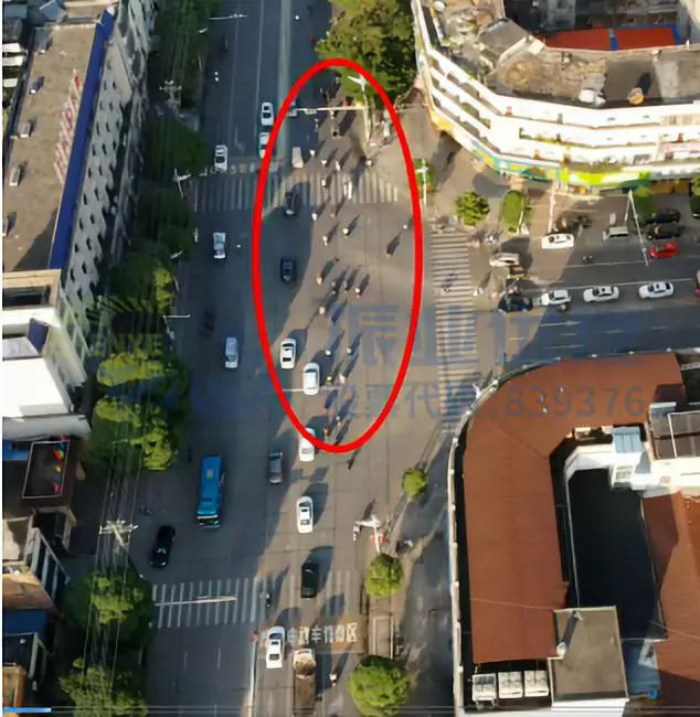 圖9 優(yōu)化后西進口直行機動車、非機動車通行情況