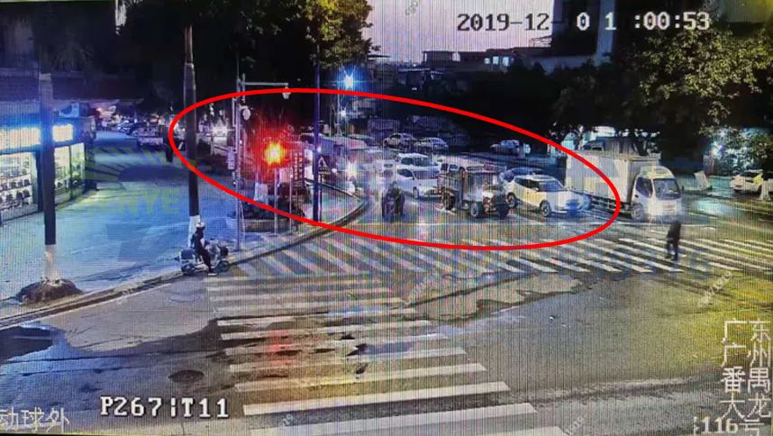 圖6 晚高峰南進(jìn)口排隊(duì)嚴(yán)重（優(yōu)化前）