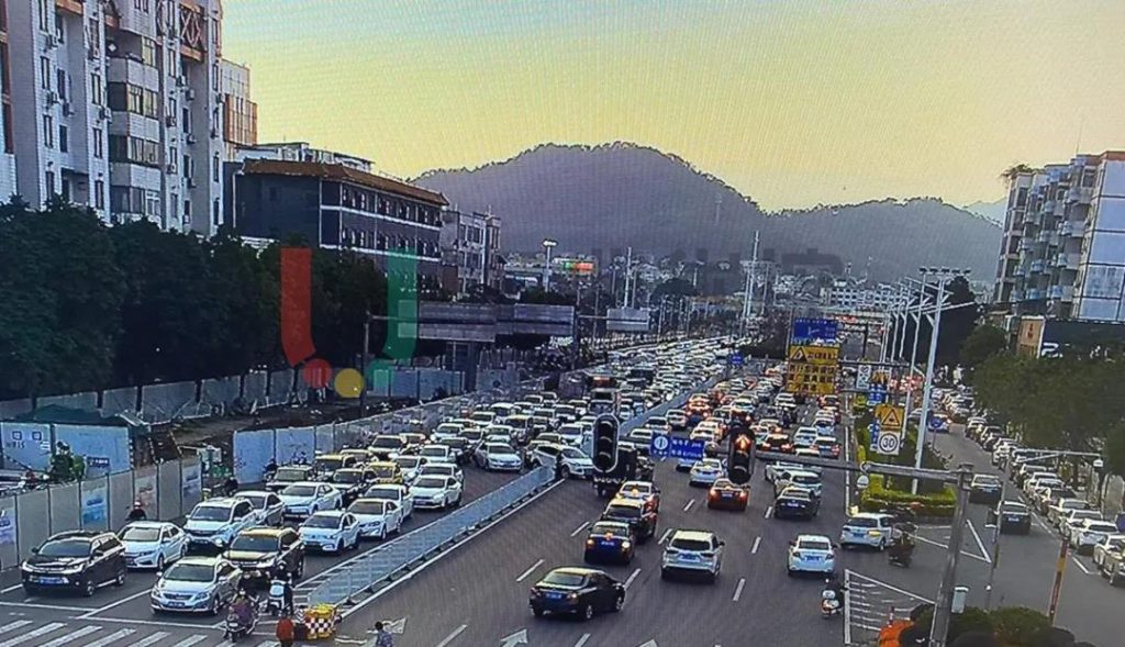 圖17 高峰期西進(jìn)口排隊情況