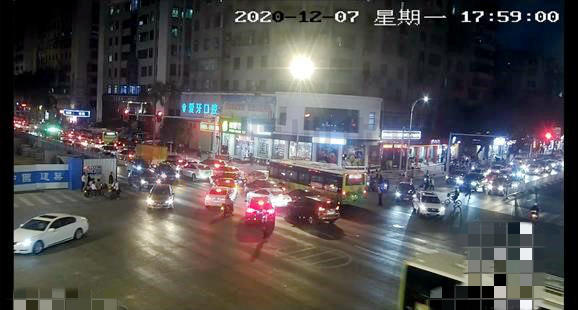 圖5 晚高峰東出口回溢影響各進(jìn)口通行