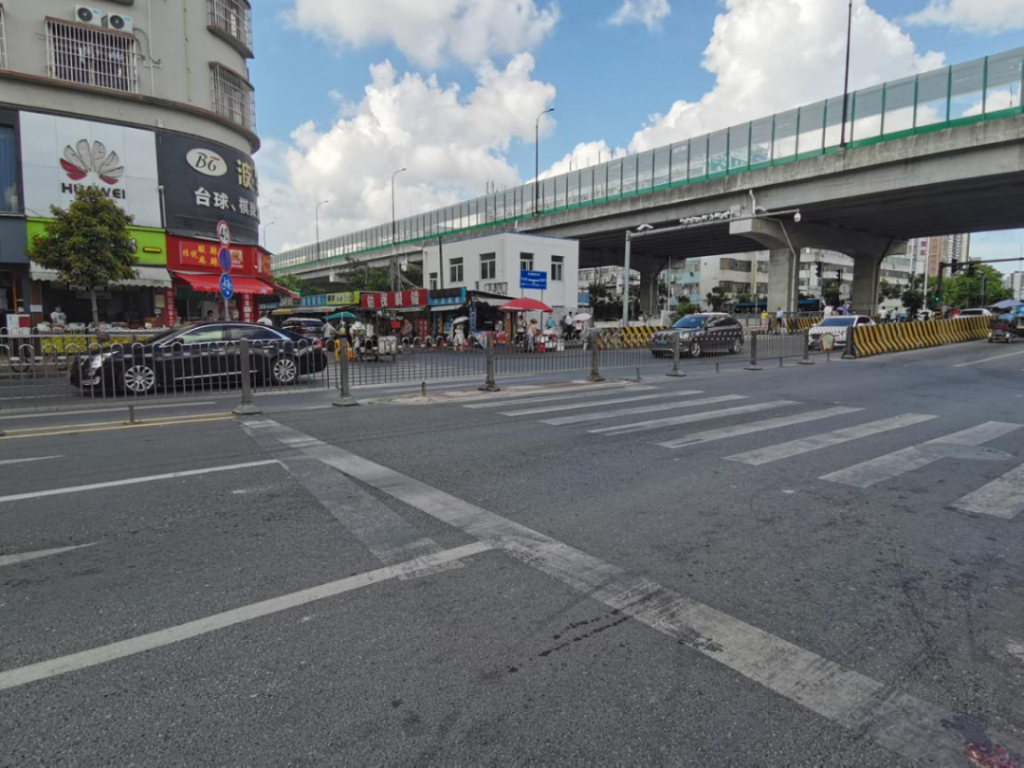 行人過(guò)街封閉