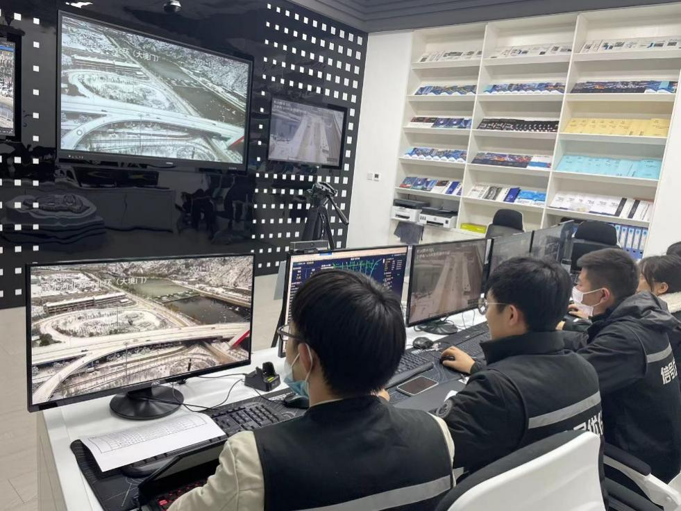 圖5 張家口項(xiàng)目成員值班