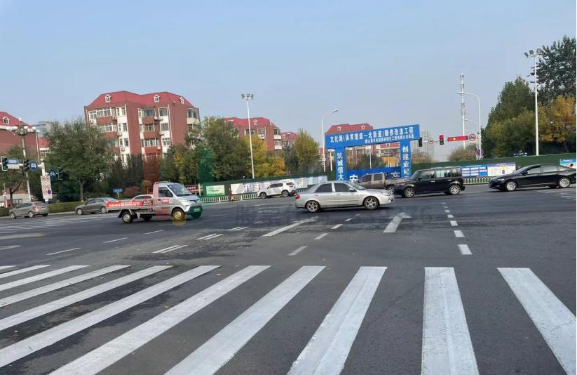 圖4 路口南進(jìn)口直行車道閑置