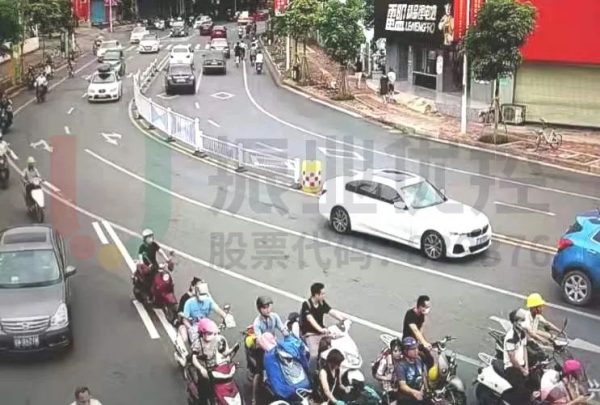 圖片14 中華路-北湖南路路口優(yōu)化前