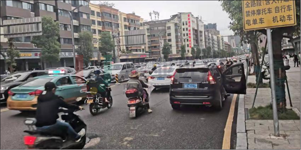 圖7 南出口車輛臨時(shí)?？坑绊懯疽鈭D