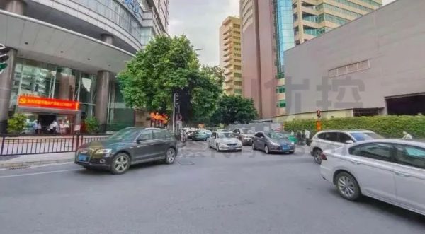 圖片3 中山大道-華景路口優(yōu)化前