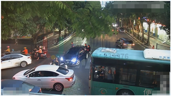 圖9 長平-金環(huán)路口西進口排隊至長平-公信路口