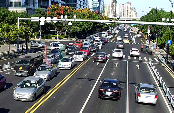 圖 4? 西往東方向直行進(jìn)口車(chē)道與南口右轉(zhuǎn)車(chē)輛沖突