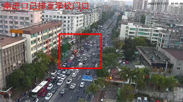 圖2 晚高峰南進(jìn)口回溢現(xiàn)象