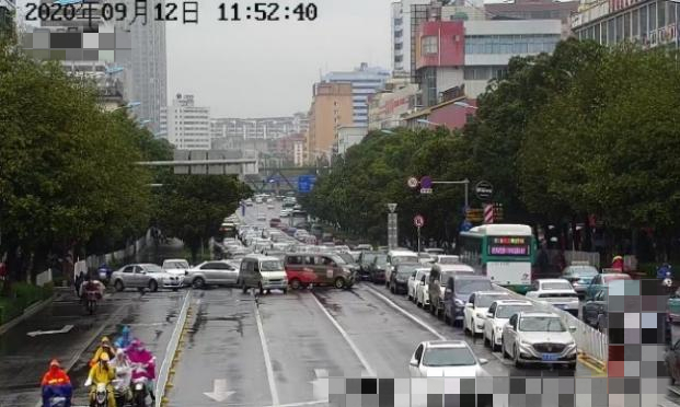 圖5 路口東西向車輛排隊(duì)圖