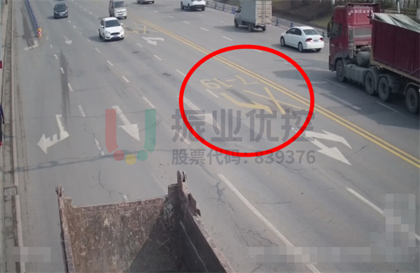 圖6 地面繪制禁左時(shí)段標(biāo)線(優(yōu)化后)