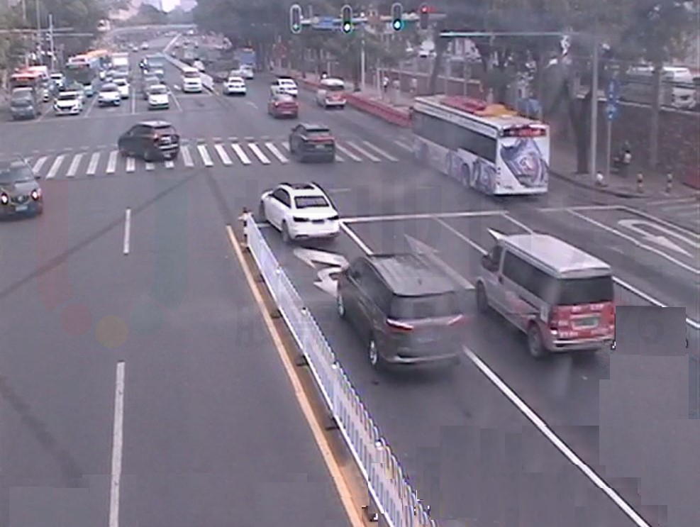 圖10 優(yōu)化后南進口停止線前移圖