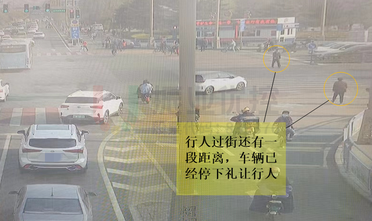 圖2 消防崗南進(jìn)口機(jī)動車與行人、非機(jī)動車沖突